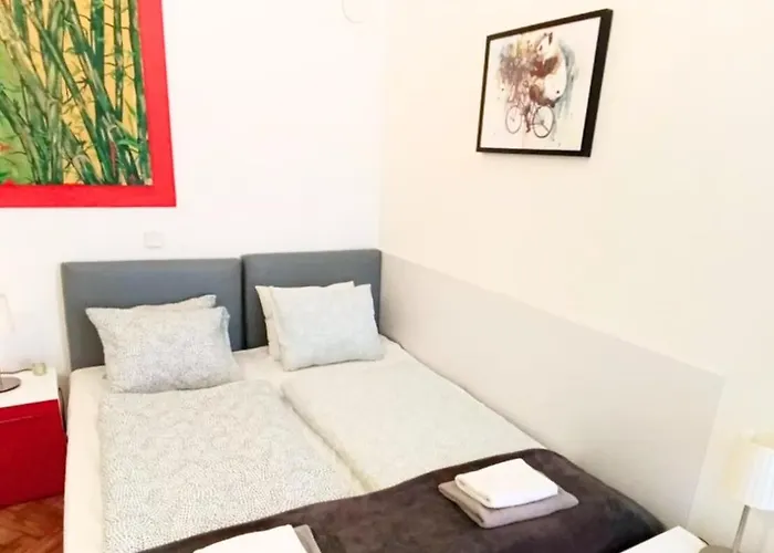 Quiet Apartment In Central Krakow, Main Station